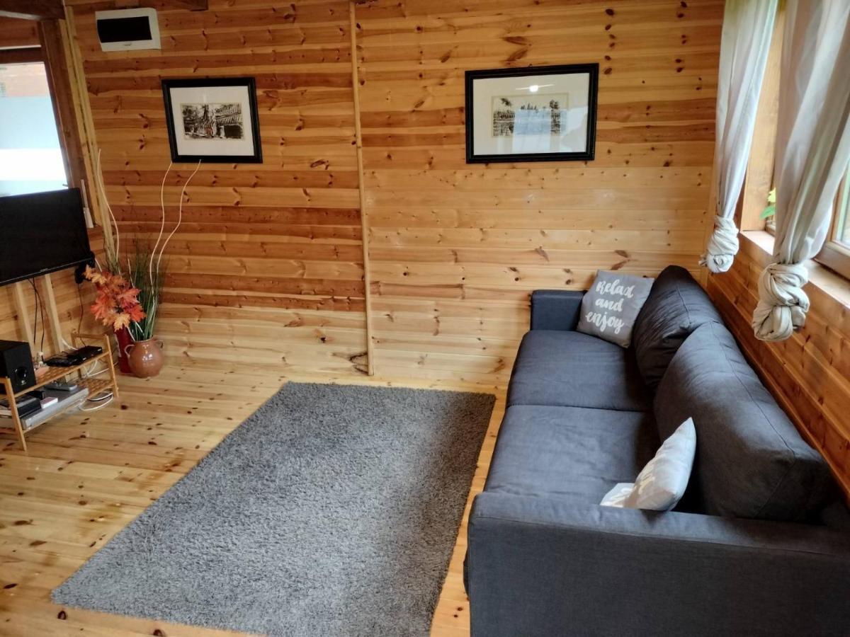 Nexus B2 Guest House Fagetel ภายนอก รูปภาพ